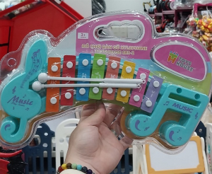 Đồ chơi đàn gõ Xylophone cho bé 8 phím hình nốt nhạc Toyshouse 683-2 - Màu Xanh hoặc Đỏ