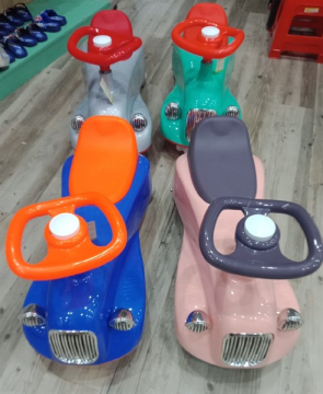 Xe lắc BY- 818 có đèn (Chiếc)