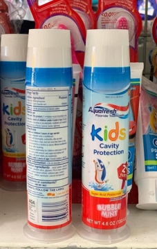 KEM ĐÁNH RĂNG EM BÉ AQUAFRESH KIDS (HỘP)